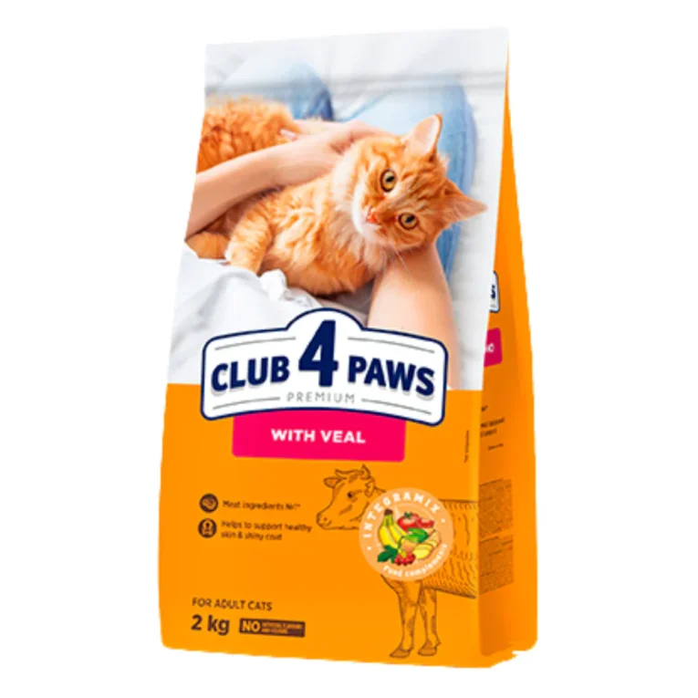CLUB 4 PAWS PREMIUM for adult cats with Veal 2 - 2kg